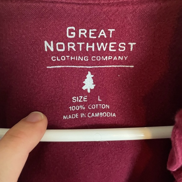 Great Northwest button down - Picture 2 of 2